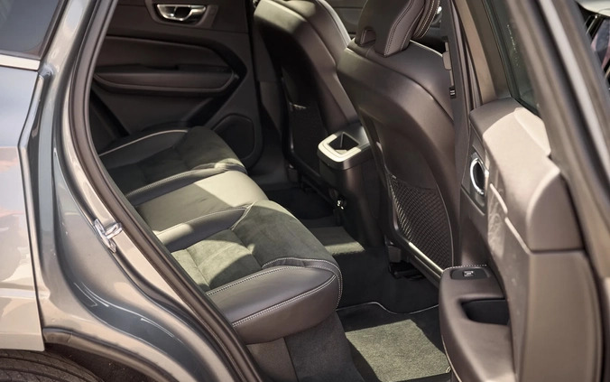 Volvo XC 60 cena 105800 przebieg: 181000, rok produkcji 2018 z Polanów małe 631
